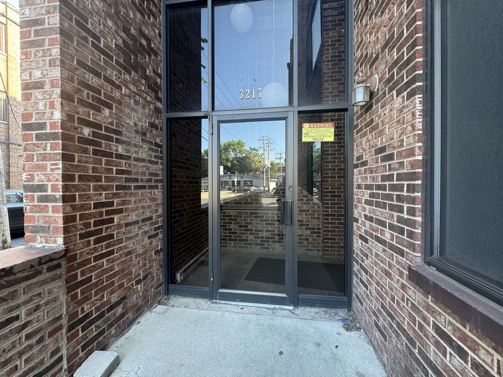 3217 West Bryn Mawr Avenue Chicago IL 60659