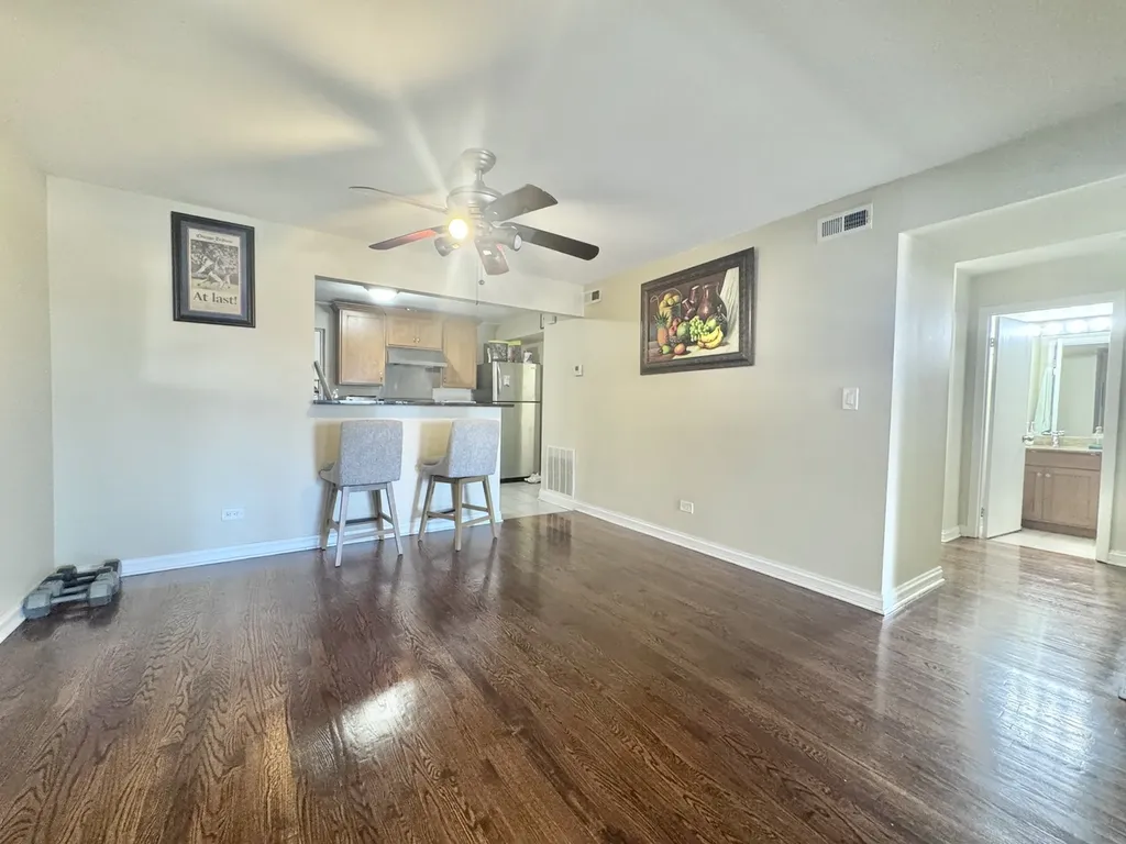 3217 West Bryn Mawr Avenue Chicago IL 60659