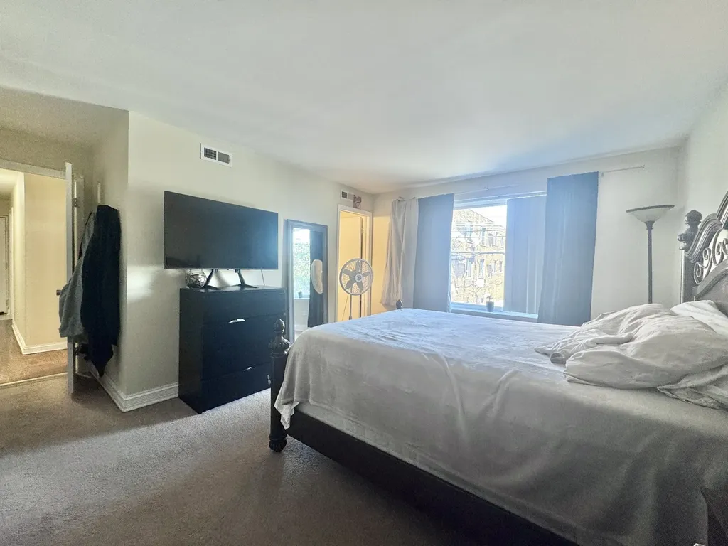 3217 West Bryn Mawr Avenue Chicago IL 60659