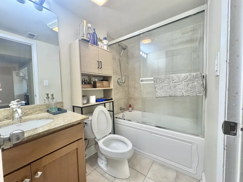 3217 West Bryn Mawr Avenue Chicago IL 60659