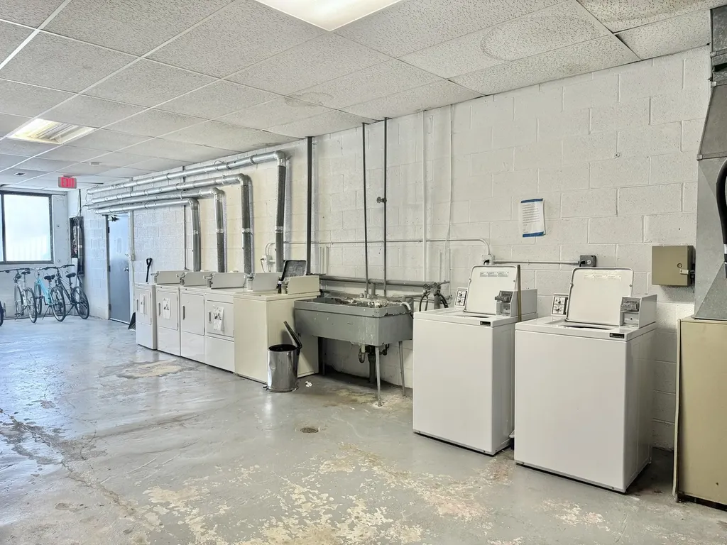 3217 West Bryn Mawr Avenue Chicago IL 60659