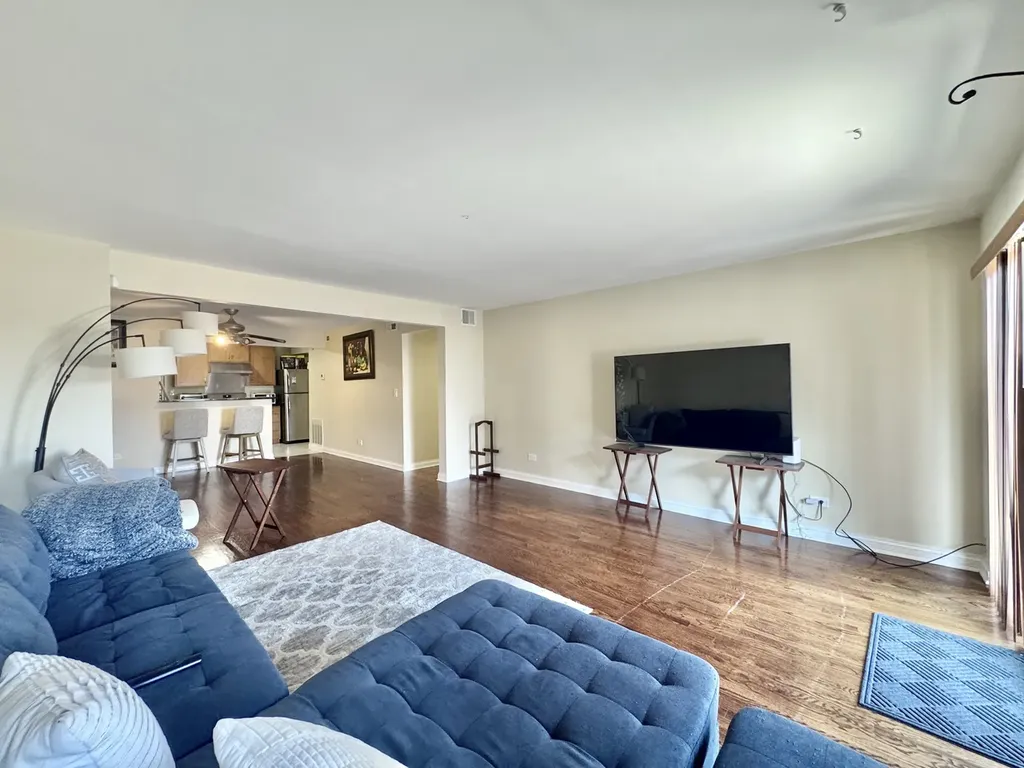 3217 West Bryn Mawr Avenue Chicago IL 60659