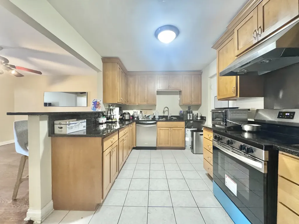 3217 West Bryn Mawr Avenue Chicago IL 60659