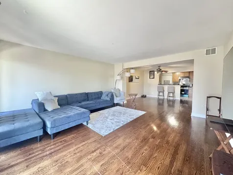 3217 West Bryn Mawr Avenue Chicago IL 60659