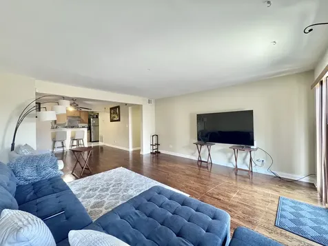 3217 West Bryn Mawr Avenue Chicago IL 60659