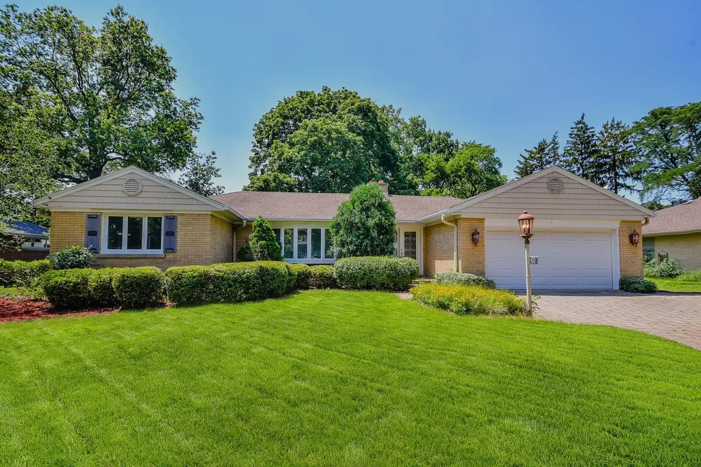 924 South Stone Avenue La Grange IL 60525