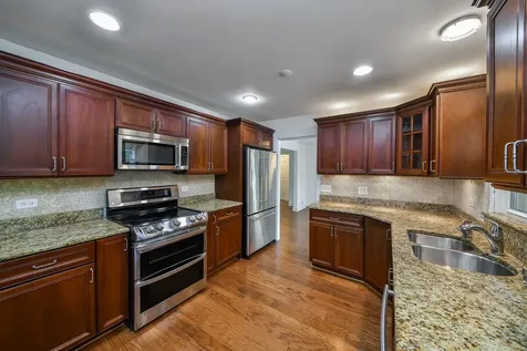 924 South Stone Avenue La Grange IL 60525