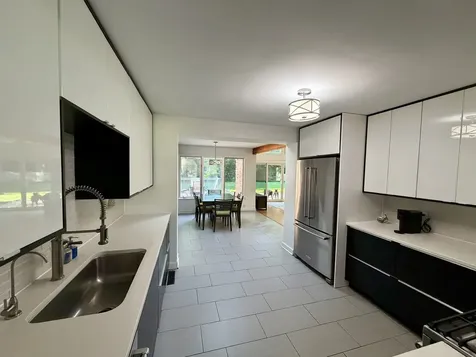 2283 Bellevue Place Northbrook IL 60062