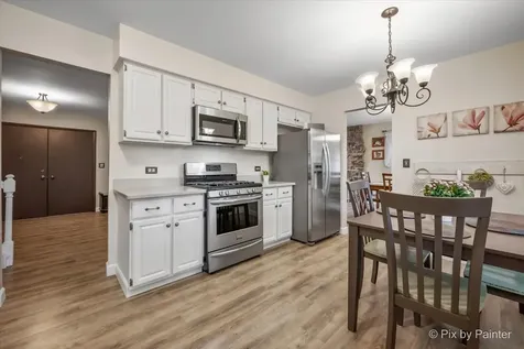 2631 North Stuart Drive Arlington Heights IL 60004