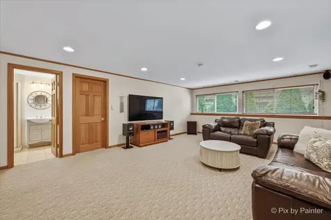 2631 North Stuart Drive Arlington Heights IL 60004