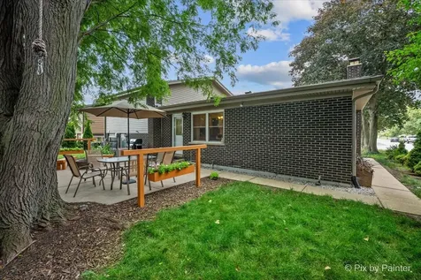 2631 North Stuart Drive Arlington Heights IL 60004