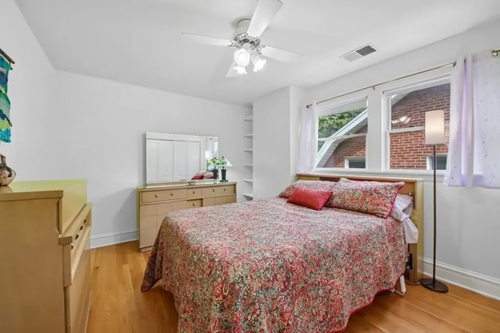 6551 North Maplewood Avenue Chicago IL 60645
