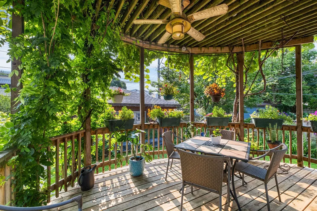 6551 North Maplewood Avenue Chicago IL 60645