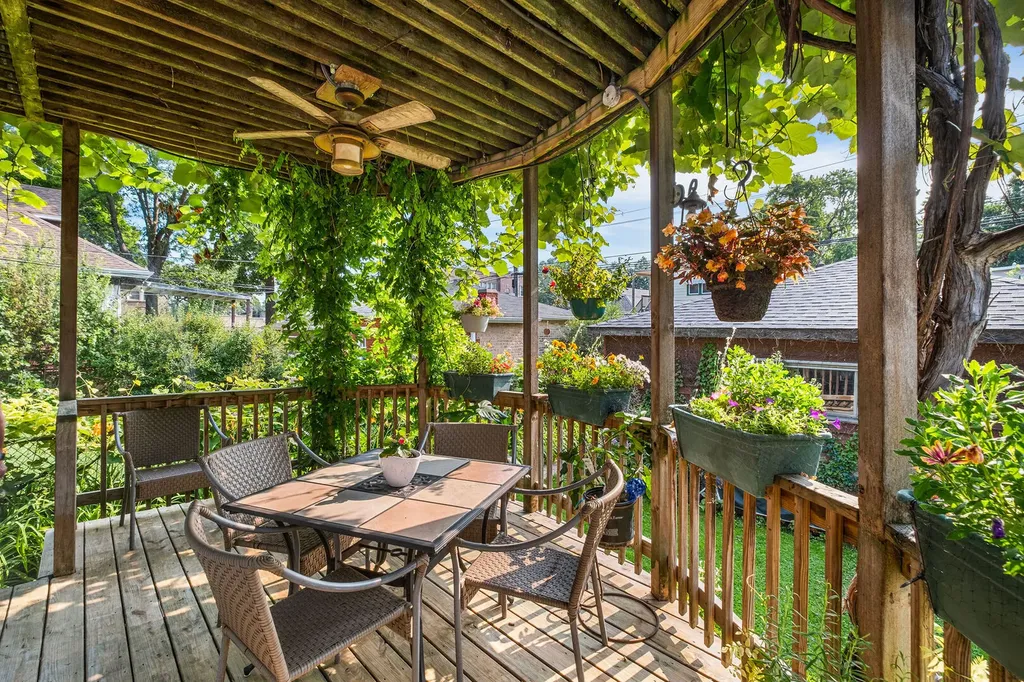 6551 North Maplewood Avenue Chicago IL 60645