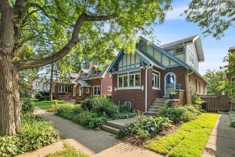 6551 North Maplewood Avenue Chicago IL 60645