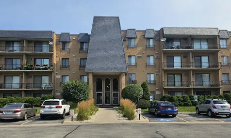 931 West Arquilla Drive Glenwood IL 60425