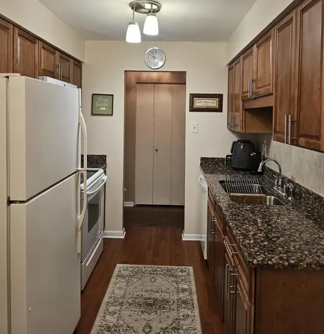 931 West Arquilla Drive Glenwood IL 60425