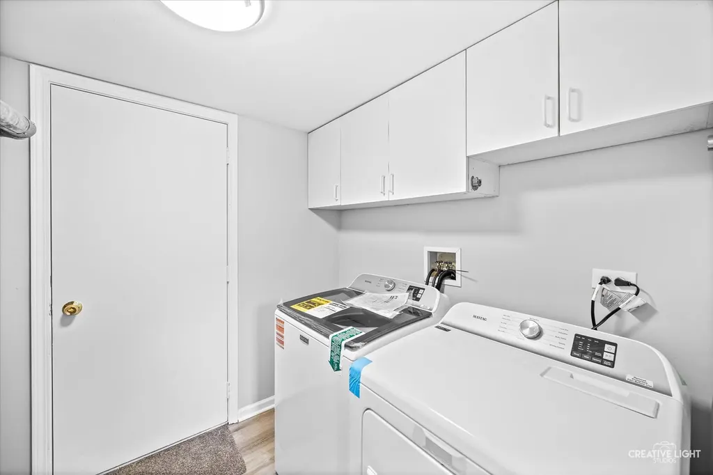 380 Regency Court Aurora IL 60504