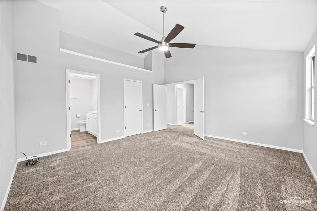 380 Regency Court Aurora IL 60504