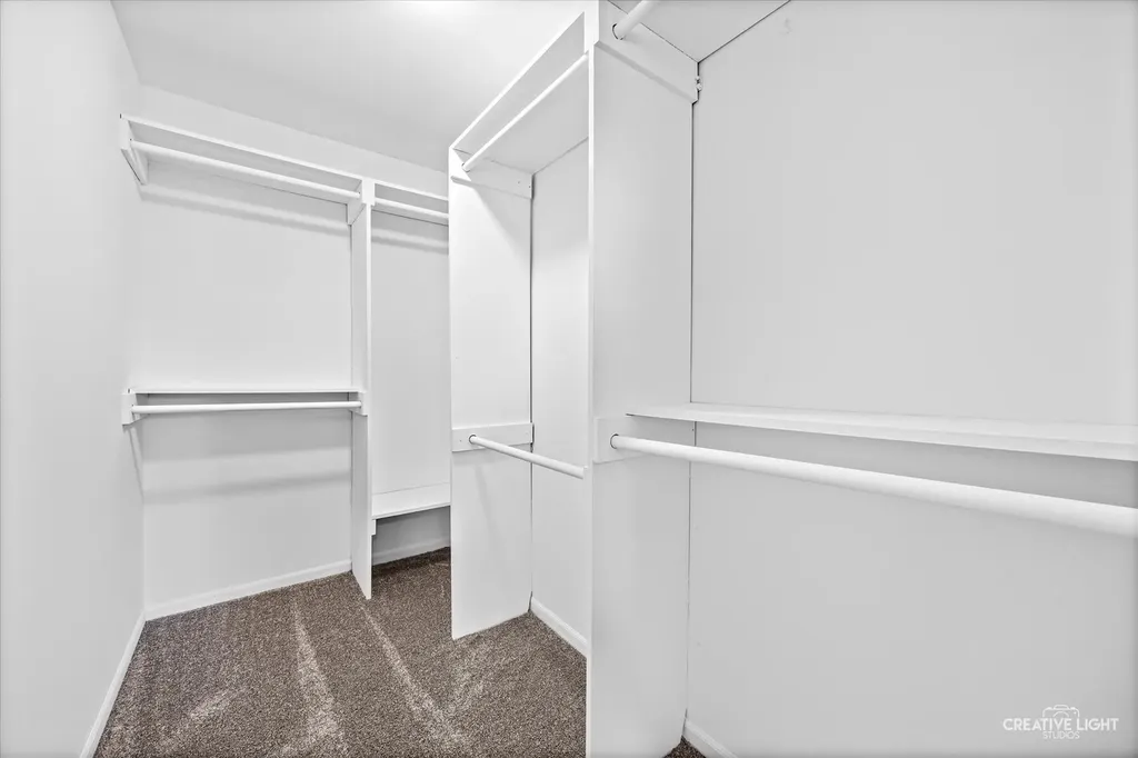 380 Regency Court Aurora IL 60504