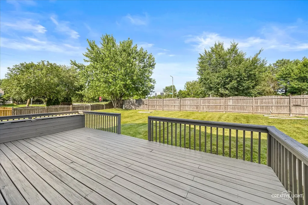 380 Regency Court Aurora IL 60504