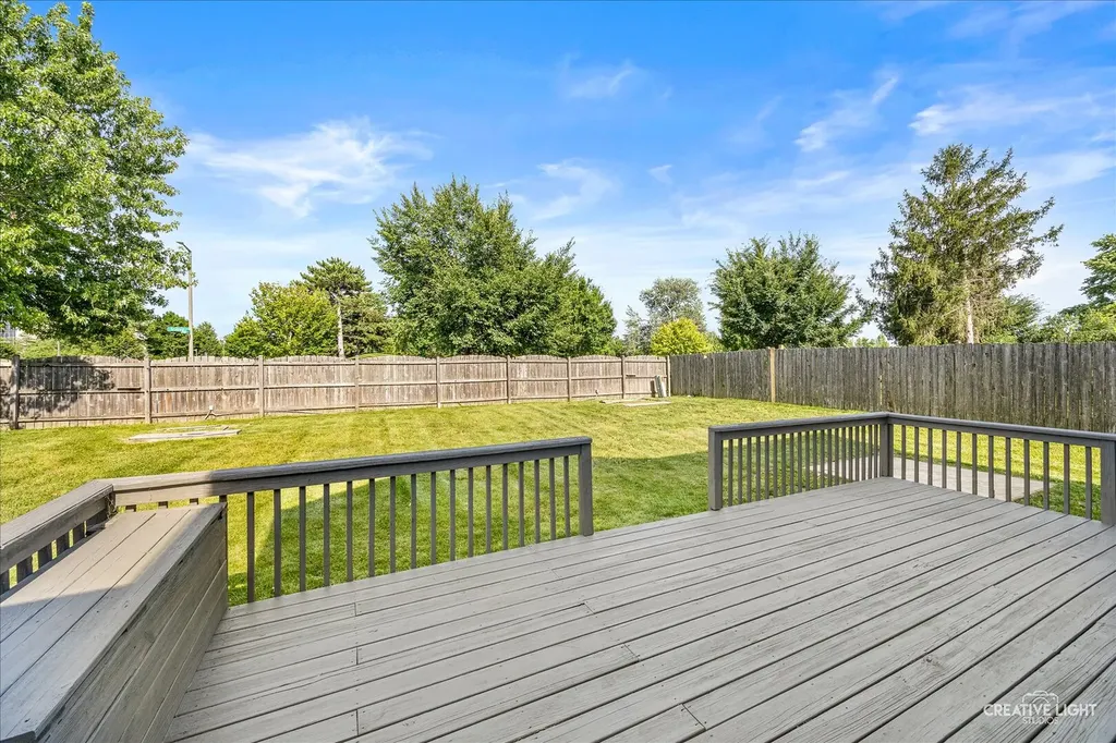 380 Regency Court Aurora IL 60504