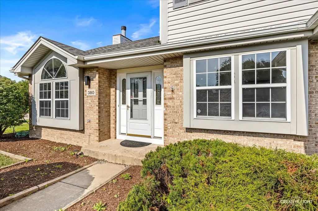 380 Regency Court Aurora IL 60504