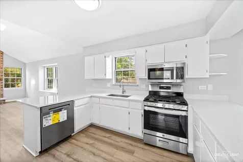380 Regency Court Aurora IL 60504