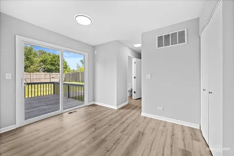 380 Regency Court Aurora IL 60504