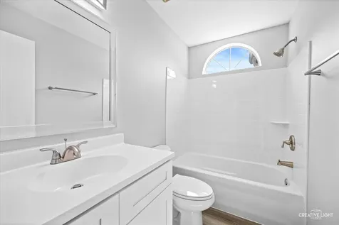 380 Regency Court Aurora IL 60504