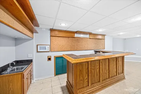 380 Regency Court Aurora IL 60504