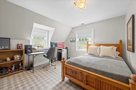 919 Oak Street Winnetka IL 60093