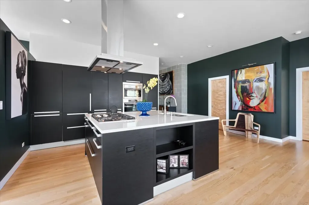 2154 West Division Street Chicago IL 60622