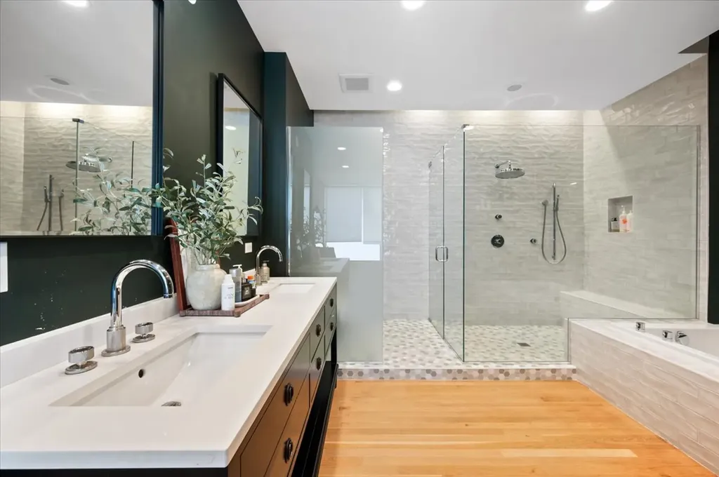 2154 West Division Street Chicago IL 60622