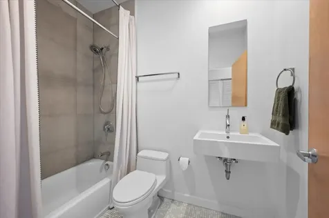 2154 West Division Street Chicago IL 60622