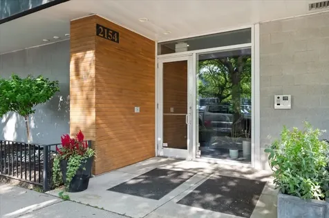 2154 West Division Street Chicago IL 60622