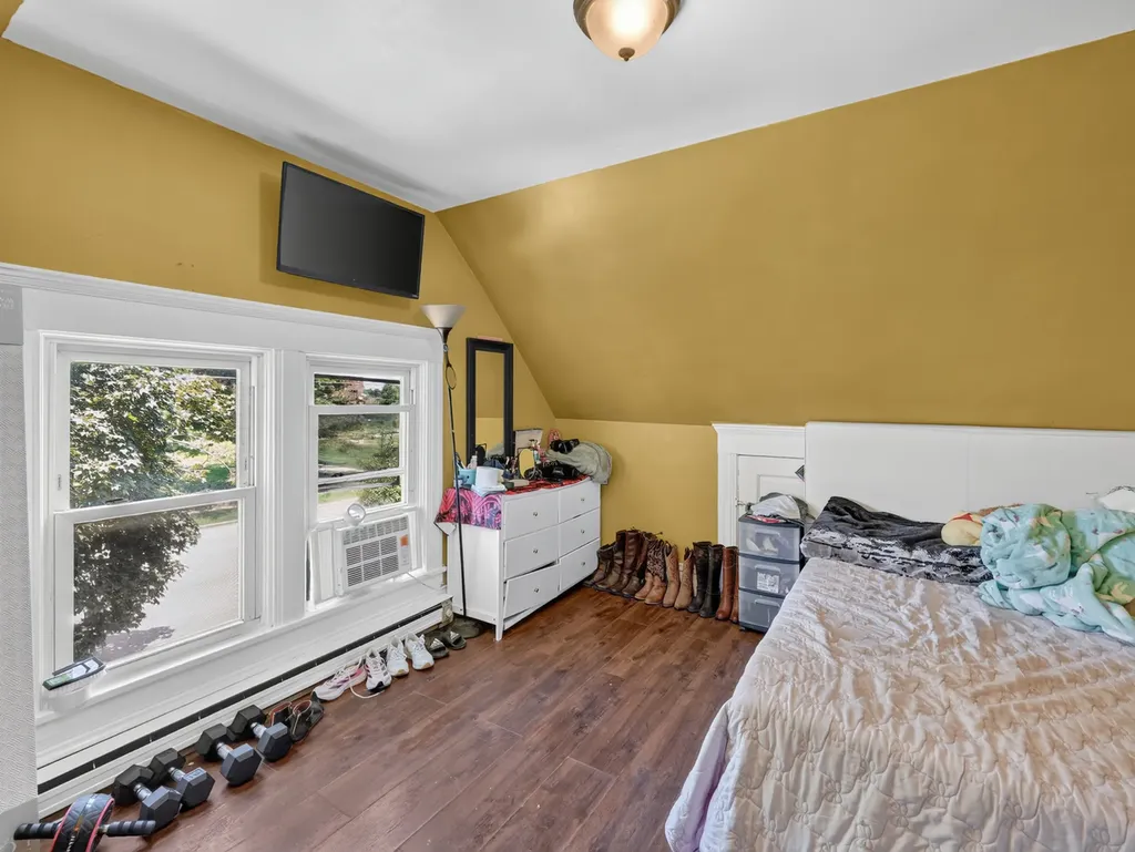1223 Front Street Aurora IL 60505