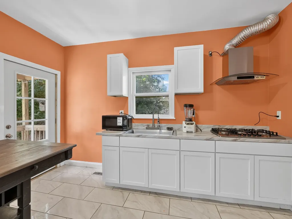 1223 Front Street Aurora IL 60505