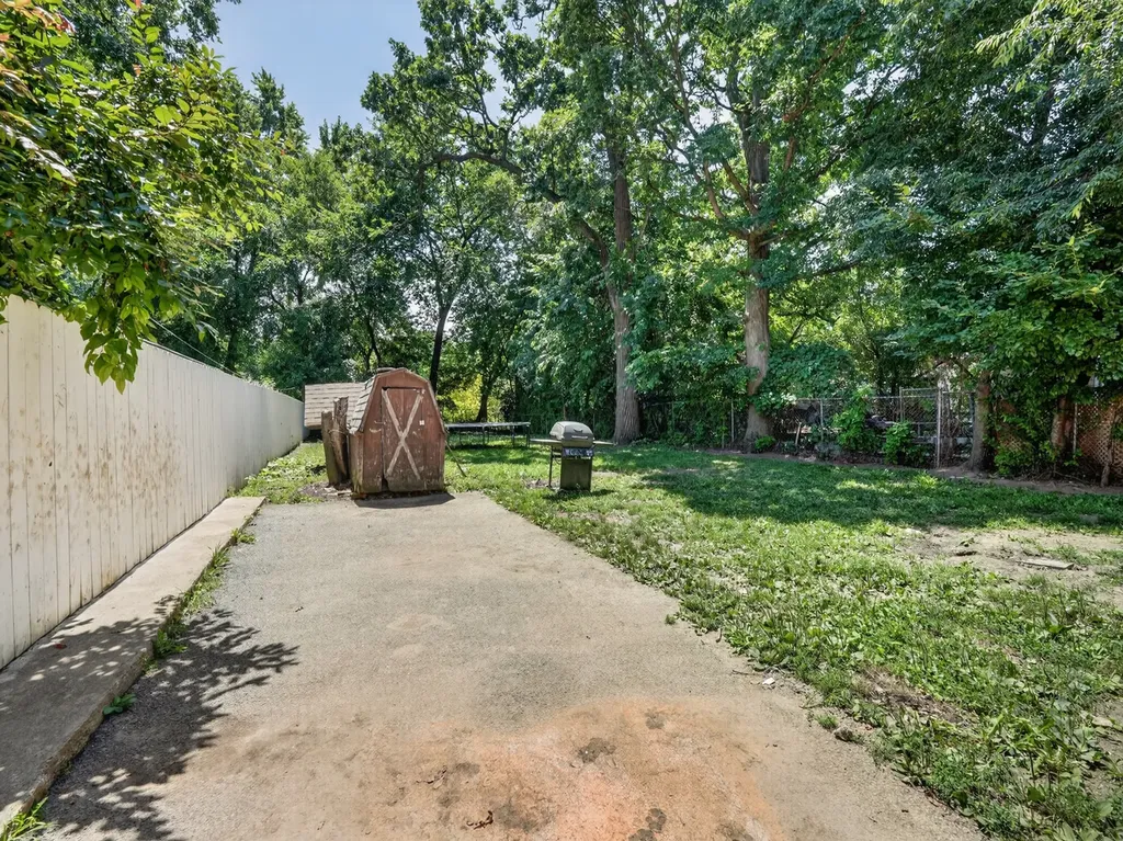 1223 Front Street Aurora IL 60505