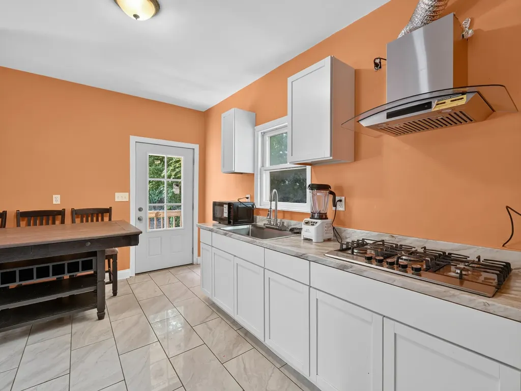 1223 Front Street Aurora IL 60505