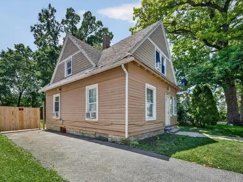 1223 Front Street Aurora IL 60505