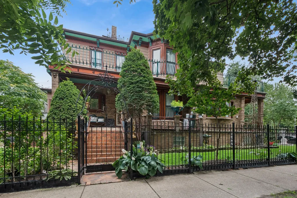 2656 West Logan Boulevard Chicago IL 60647