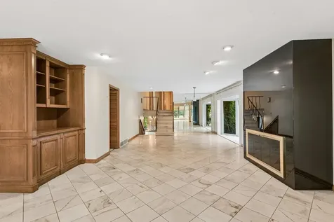 6936 North Kostner Avenue Lincolnwood IL 60712