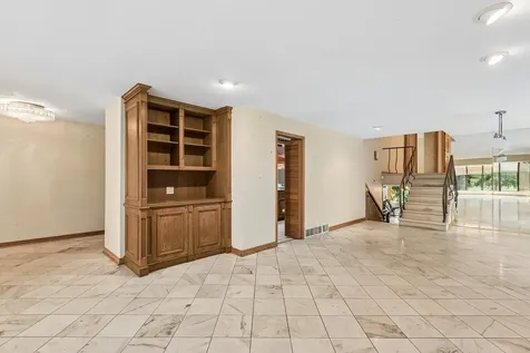 6936 North Kostner Avenue Lincolnwood IL 60712
