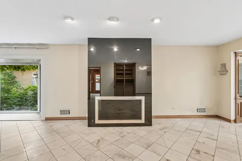 6936 North Kostner Avenue Lincolnwood IL 60712