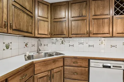 6936 North Kostner Avenue Lincolnwood IL 60712