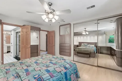 6936 North Kostner Avenue Lincolnwood IL 60712