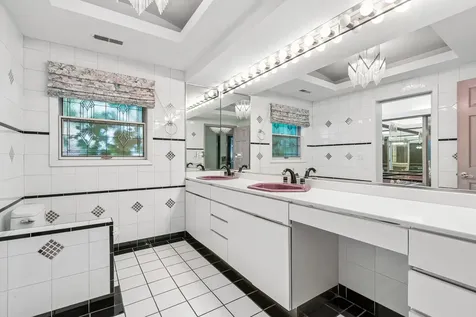 6936 North Kostner Avenue Lincolnwood IL 60712