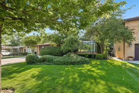 6936 North Kostner Avenue Lincolnwood IL 60712