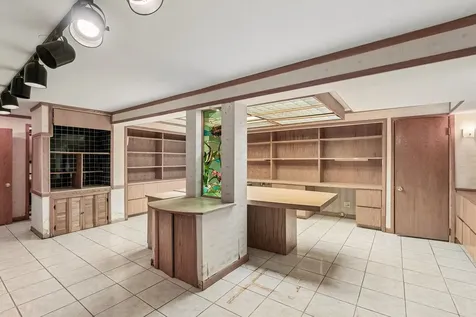 6936 North Kostner Avenue Lincolnwood IL 60712